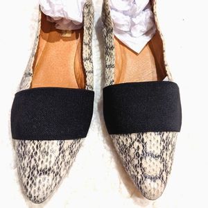 🌷Women's Halogen Snakeskin Print Flats size 9.5